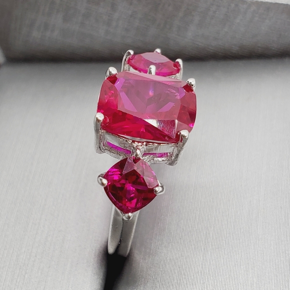 Three Stone Ruby 925 sterling silver ring - Picture 2 of 5